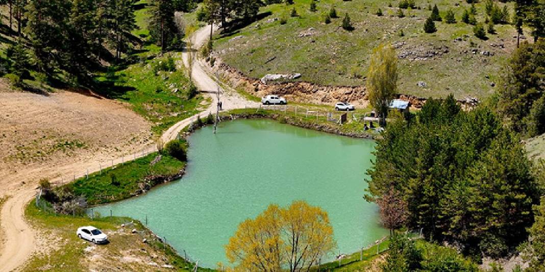 Gören Karadeniz sanıyor ama burası İç Anadolu! 1800 rakımda saklı cennet: Çerçialan göleti göreni büyülüyor! 1